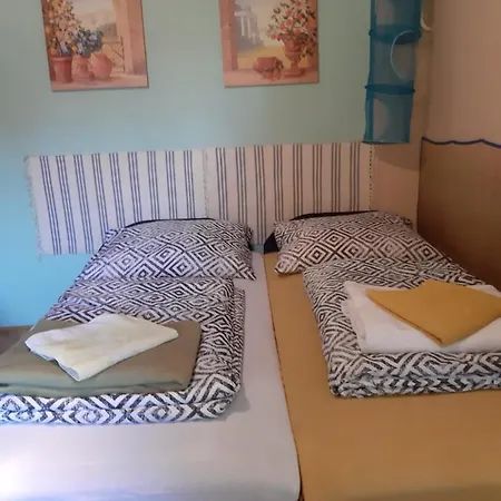 Andi Ueduelohaz Szolnok