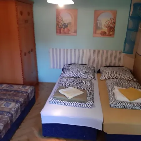 Andi üdülőház Apartman *