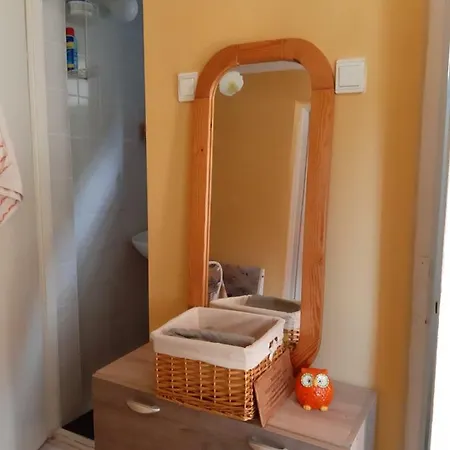 Apartment Andi Ueduelohaz Szolnok
